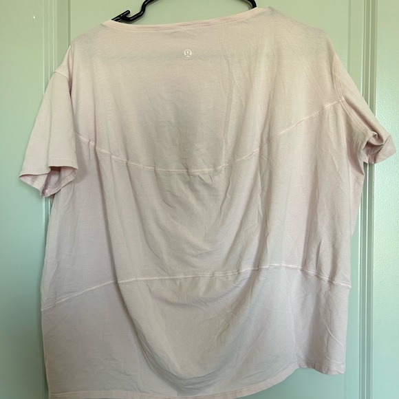 Lululemon Back in Action tee dusty rose - Picture 8 of 9